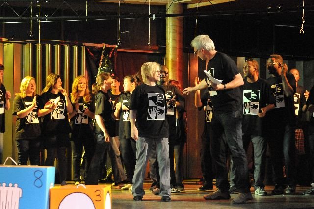 30.05.2011-theaterrevue-96